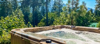 Updated dog-Friendly home with private hot tub, views & WiFi