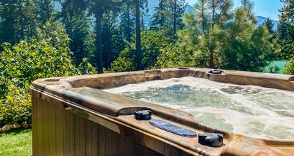 Updated dog-Friendly home with private hot tub, views & WiFi