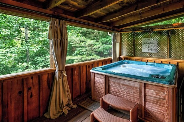 Indoor spa tub