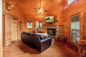 TV, fireplace, table football, streaming services