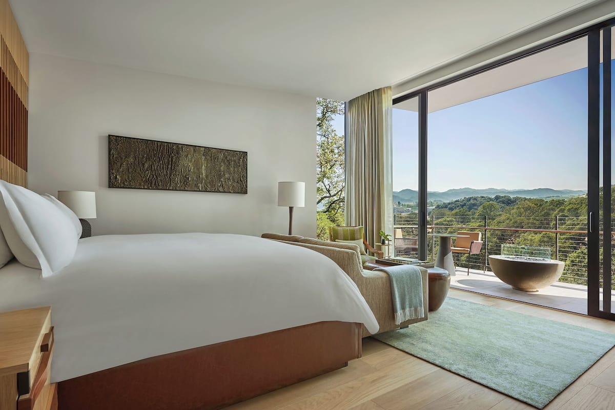 Deluxe Mountain Two Bedroom Suite with King Connector | Egyptian cotton sheets, premium bedding, minibar, in-room safe