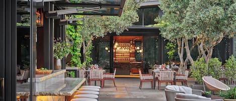 2 Restaurants, FrĂŒhstĂŒck, Mittagessen, Abendessen, kalifornische KĂŒche