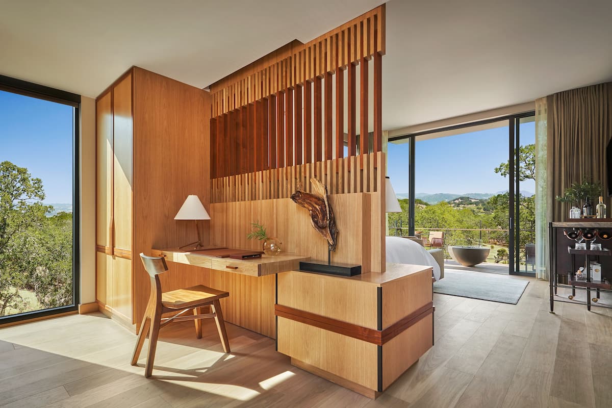 1 bedroom, egyptian cotton sheets, premium bedding, minibar