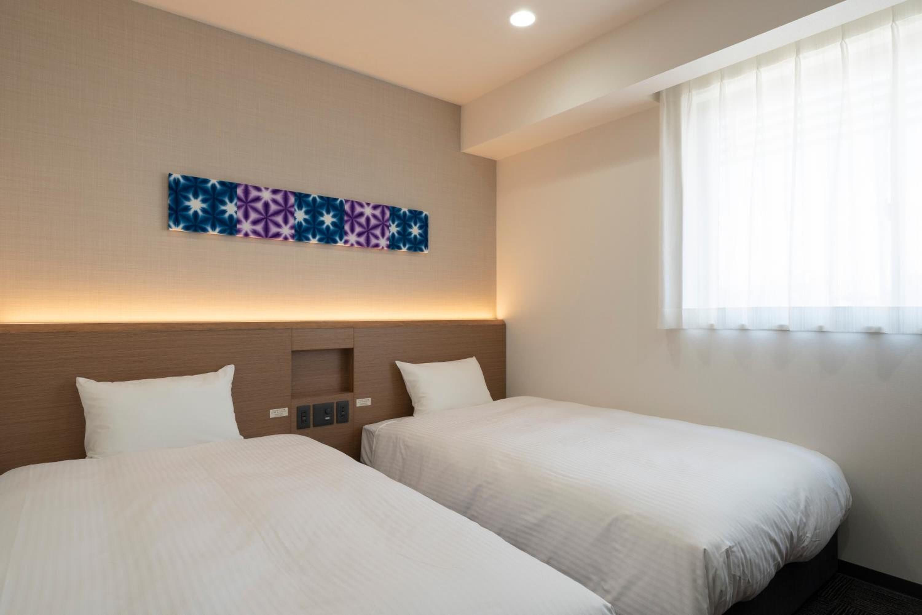 1 bedroom, down duvets, desk, free wifi