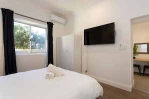 1 bedroom, iron/ironing board, travel cot, WiFi
