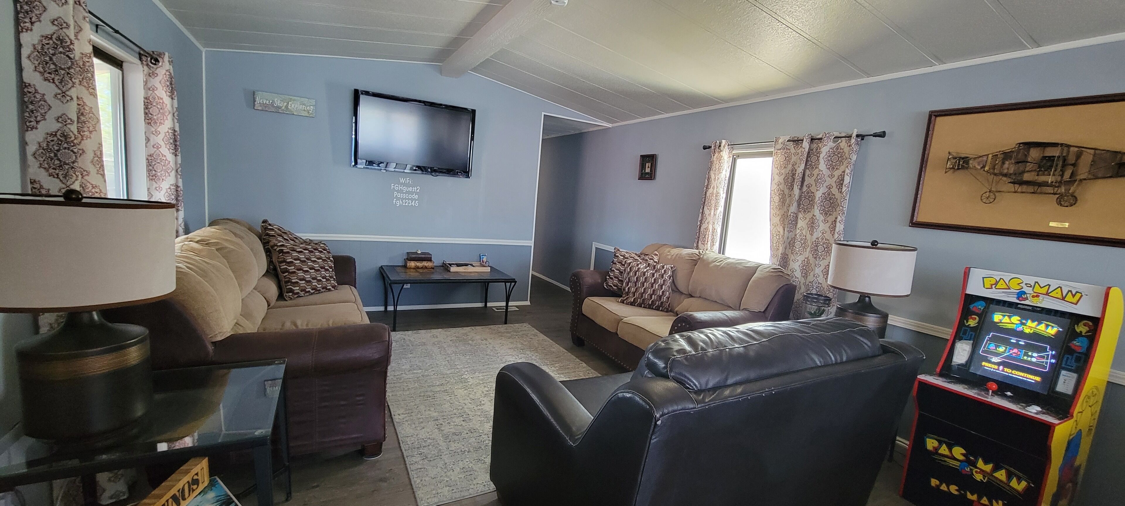 TV, DVD player, books, stereo