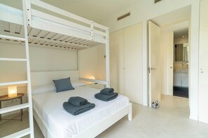 3 Schlafzimmer, Bügeleisen/Bügelbrett, Reisekinderbett, kostenloses WLAN