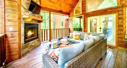 GOTANYGRAPES Cozy Cabin Retreat- Hot Tub, Fireplaces - Amazing Stay!