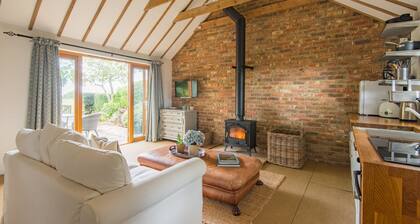 The Figgy by Bloom Stays - sleeps 2 guests in 1 bedroom