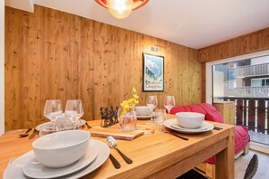 Dining - Appartement Clos du Savoy E1, Chamonix, France (Chamonix)