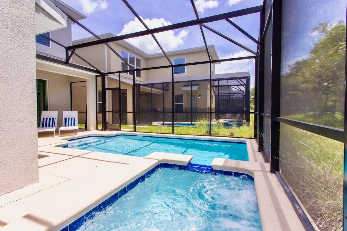 Gorgeous Family Friendly 5 Bd w/ Pool Close to Disney @ Storey Lake 2767