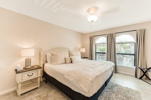 2 slaapkamers, een strijkplank/strijkijzer, gratis internet, beddengoed