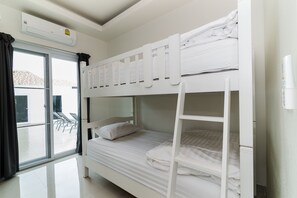 4 bedrooms, individually decorated, blackout curtains