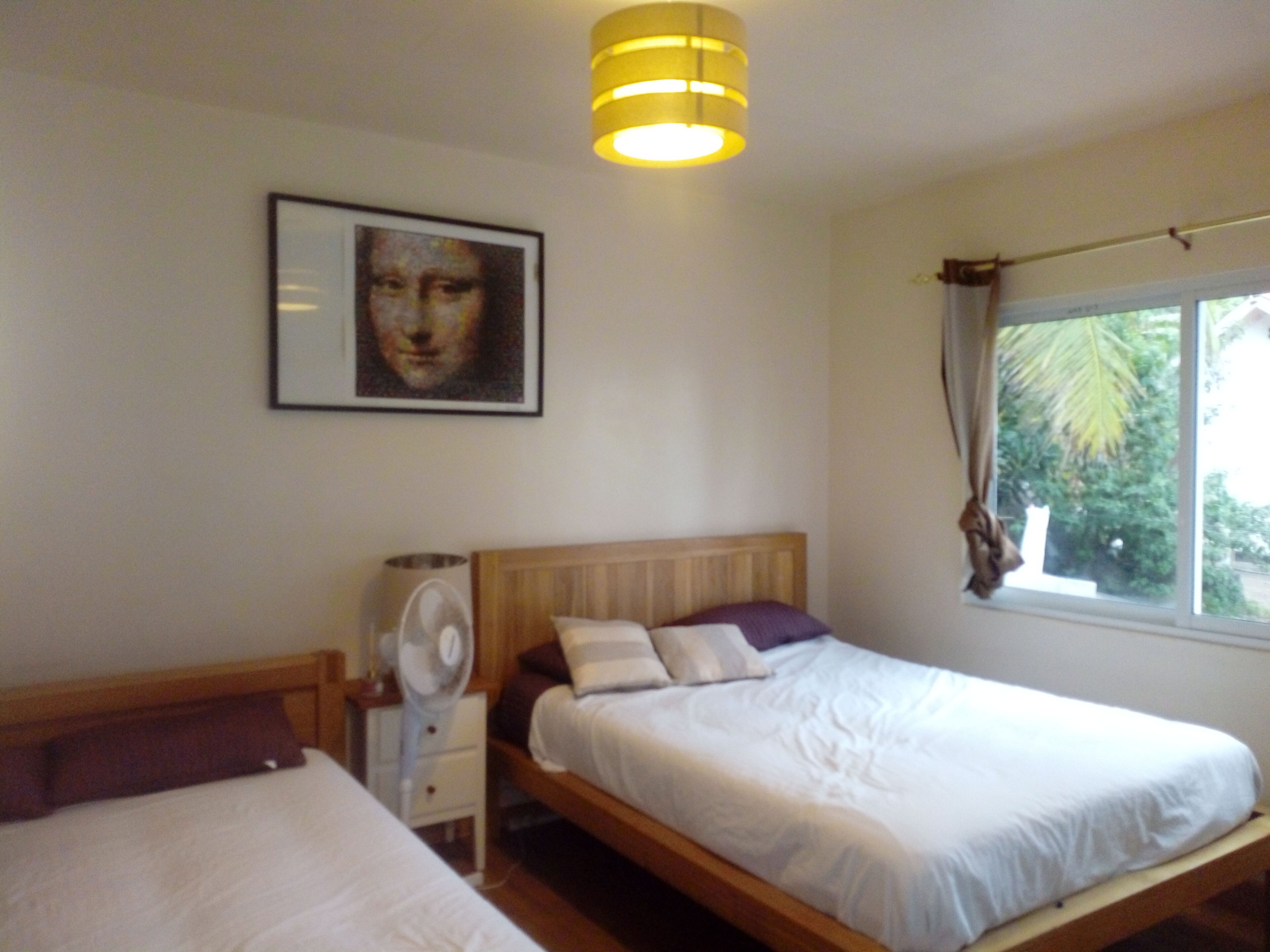Iron/ironing board, WiFi, bed sheets
