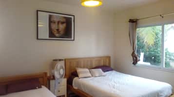 Iron/ironing board, WiFi, bed sheets