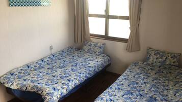 Standard Twin Room, Non Smoking, Shared Bathroom | Iron/ironing board, free WiFi