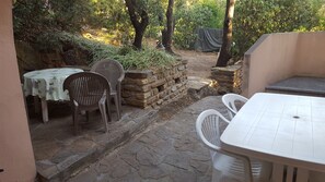 Outdoor dining - apartment in Saint Clair commune of LAVANDOU (Le Lavandou)