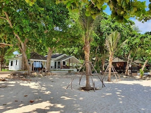 Front of property - Blue Bay Bungalow (Rayong)