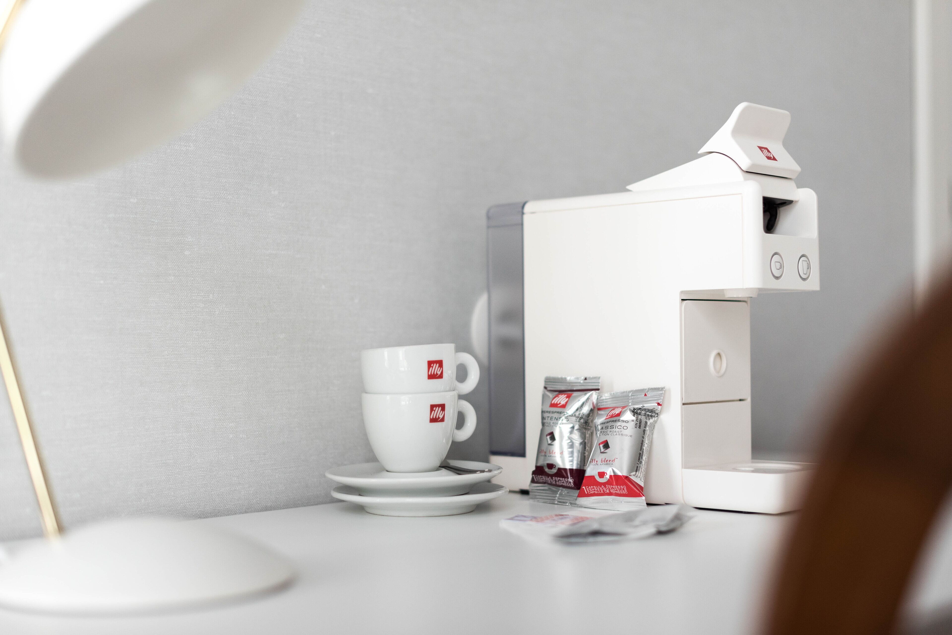 deluxe double room | coffee and/or coffee maker