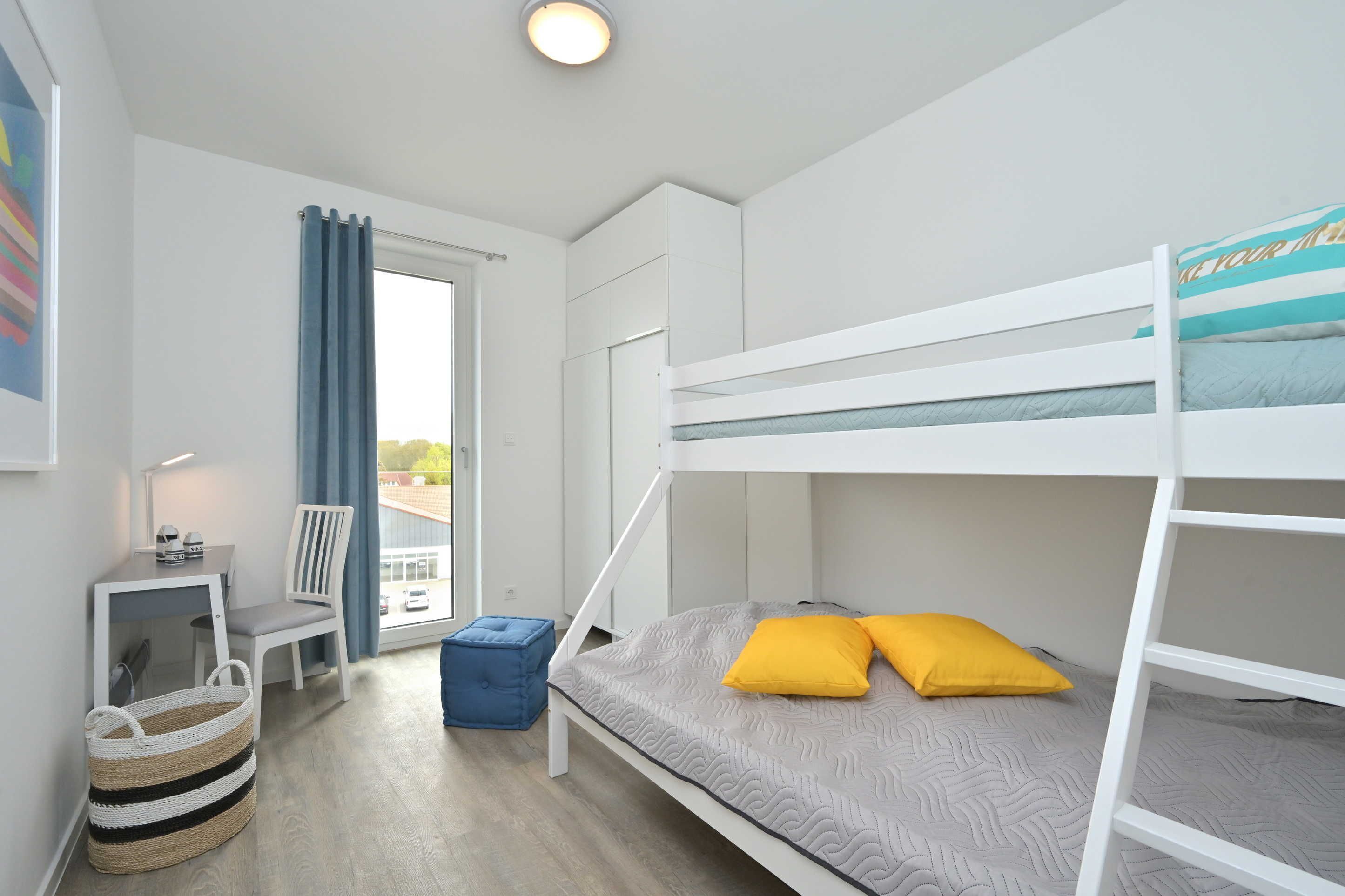 3 bedrooms, desk, travel cot, WiFi