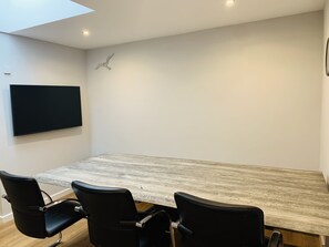 In-room dining - City Maritim Rooms (Bremerhaven)