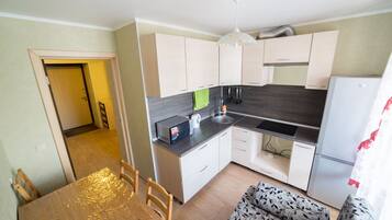 Apartment, 1 Schlafzimmer | Eigene Küche | Kühlschrank, Herdplatte, Wasserkocher, Kochgeschirr/Geschirr/Besteck