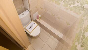 Apartment, 1 Schlafzimmer | Badezimmer | Badewanne, Haartrockner, Hausschuhe, Handtücher