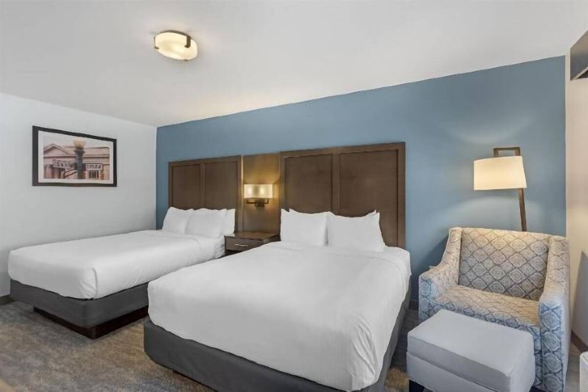 Premium bedding, pillowtop beds, in-room safe, desk