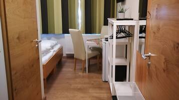 Soundproofing, free WiFi, bed sheets