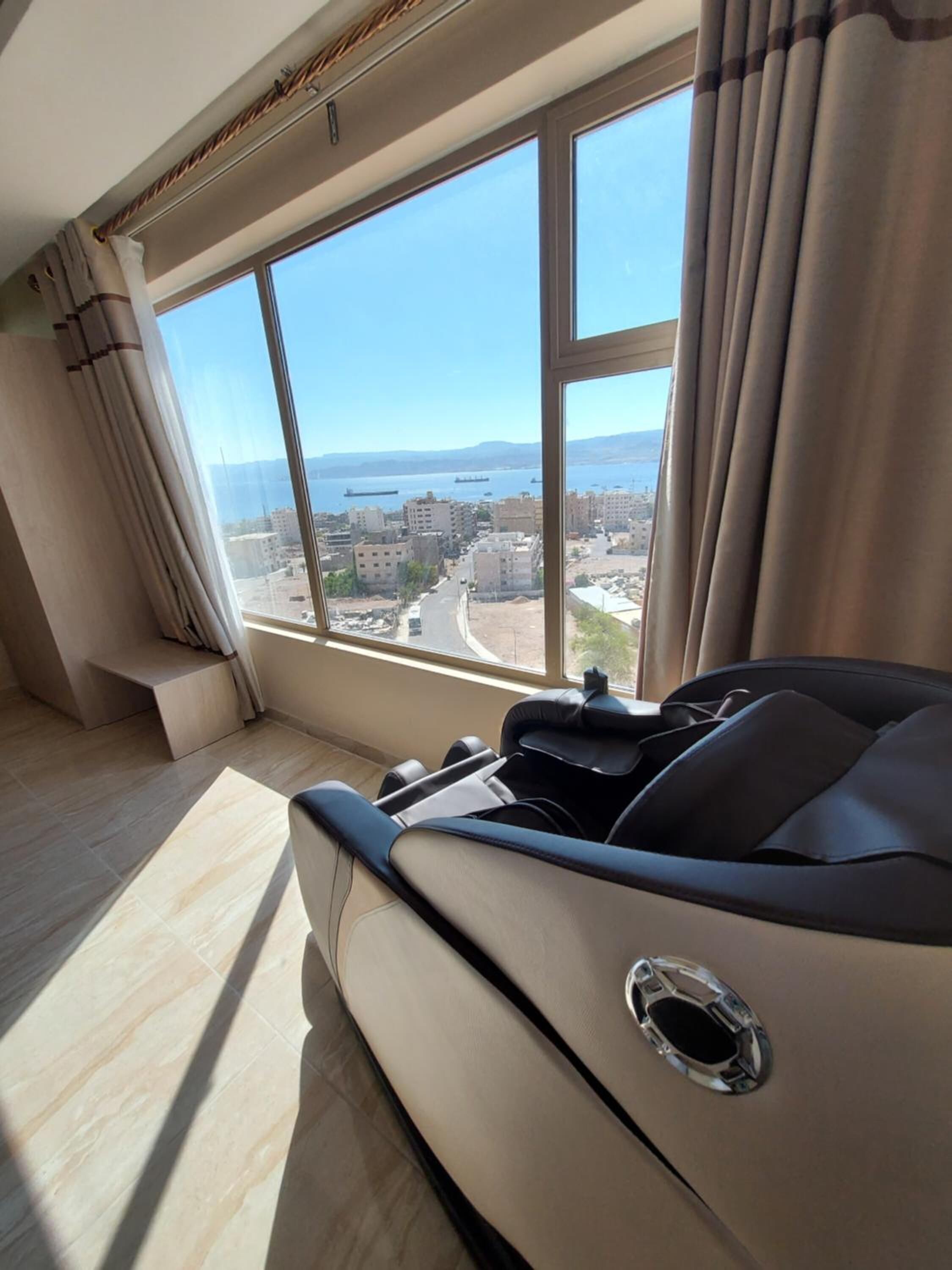 junior room, 1 king bed with sofa bed, sea view | minibar, in-room safe, desk, laptop workspace