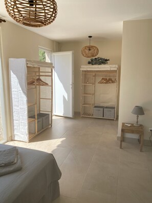 6 bedrooms, iron/ironing board, travel cot, free WiFi