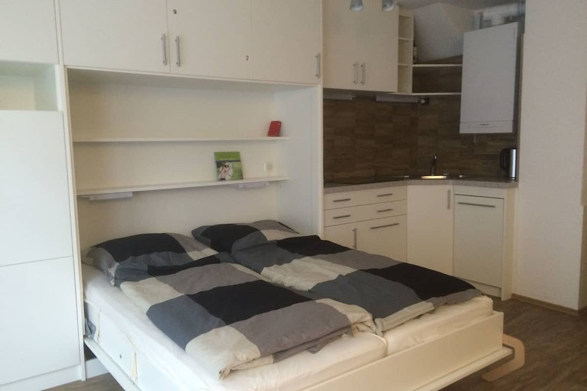 Apartment | 1 bedroom, free WiFi, bed sheets