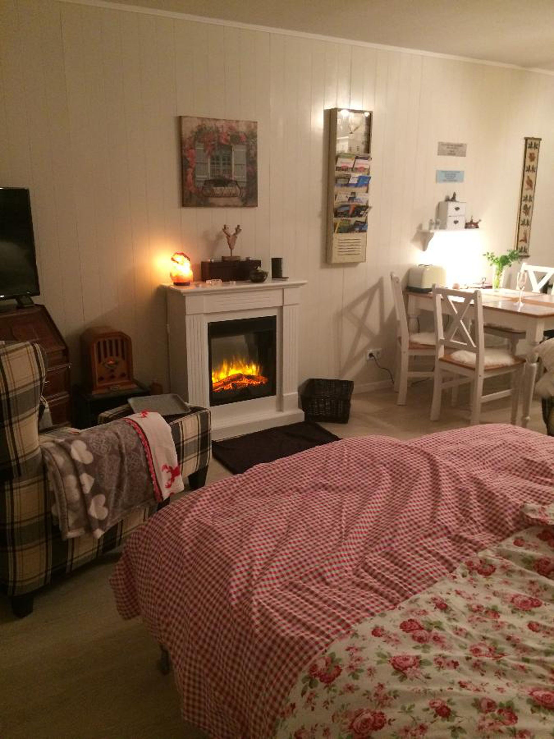 Apartemen | Area keluarga | Televisi layar datar 42-inci dengan saluran TV satelit dan TV