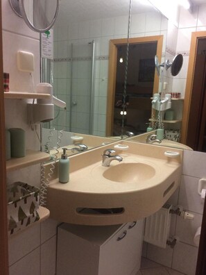 Apartment | Bathroom