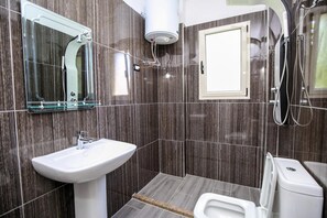 Artículos de tocador gratuitos, batas, pantuflas, bidet