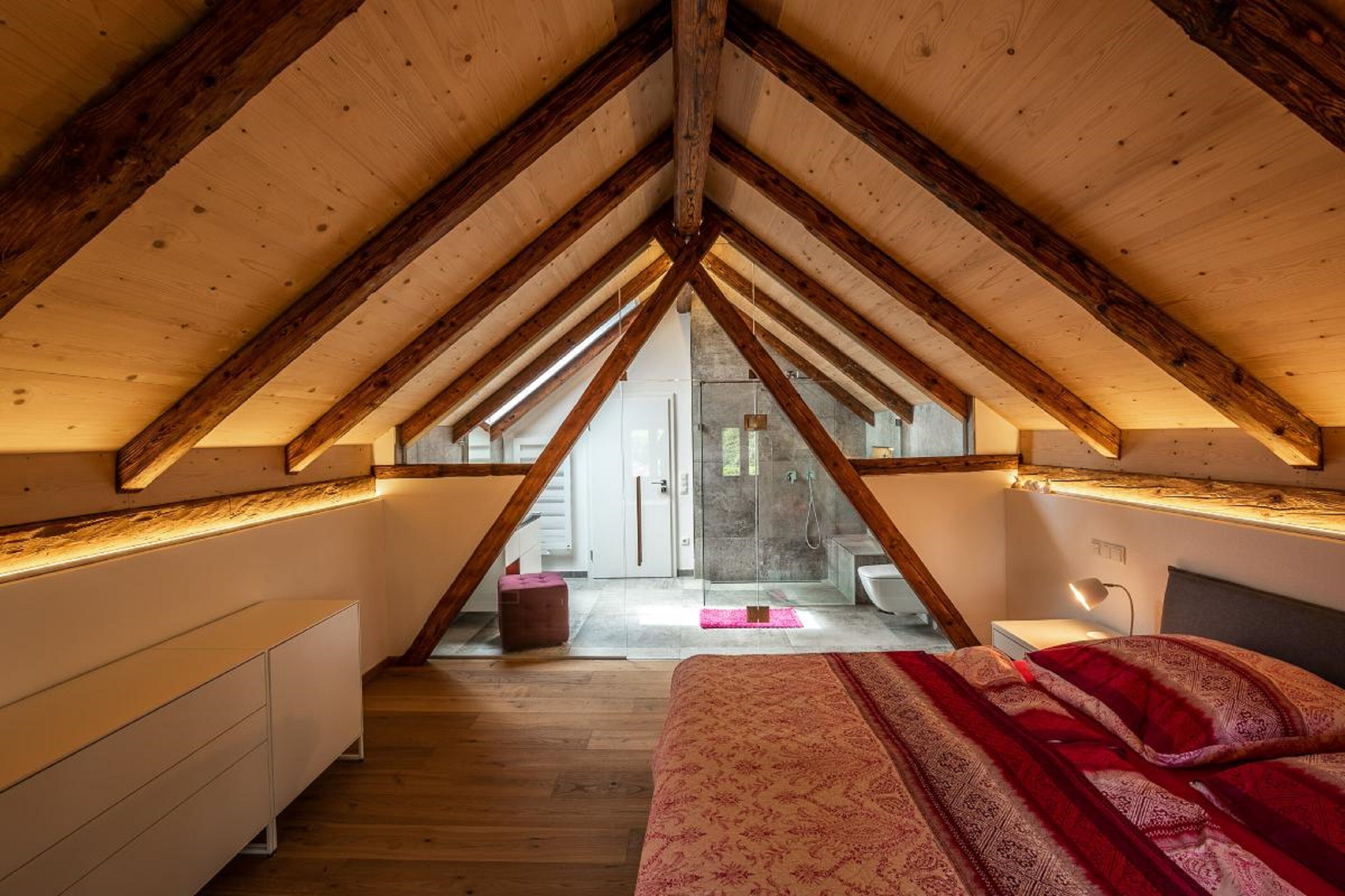 Ferienhaus | 2 Schlafzimmer, kostenloses WLAN, Bettwäsche