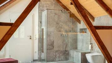 House | Bathroom | Shower, hair dryer, towels