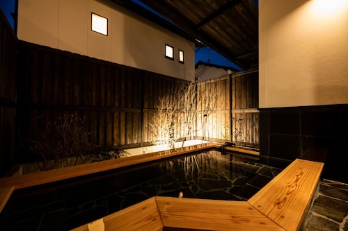 Mai  Close to Kinrinko and Yunotsubo street / Yufu Ōita