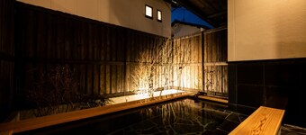 Mai  Close to Kinrinko and Yunotsubo street / Yufu Ōita