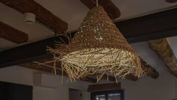 Una Smart TV, libros