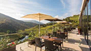 Aamiainen, lounas ja illallinen