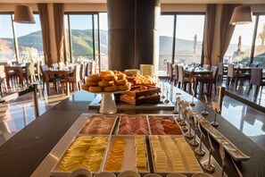 Desayuno bufé gratuito y diario