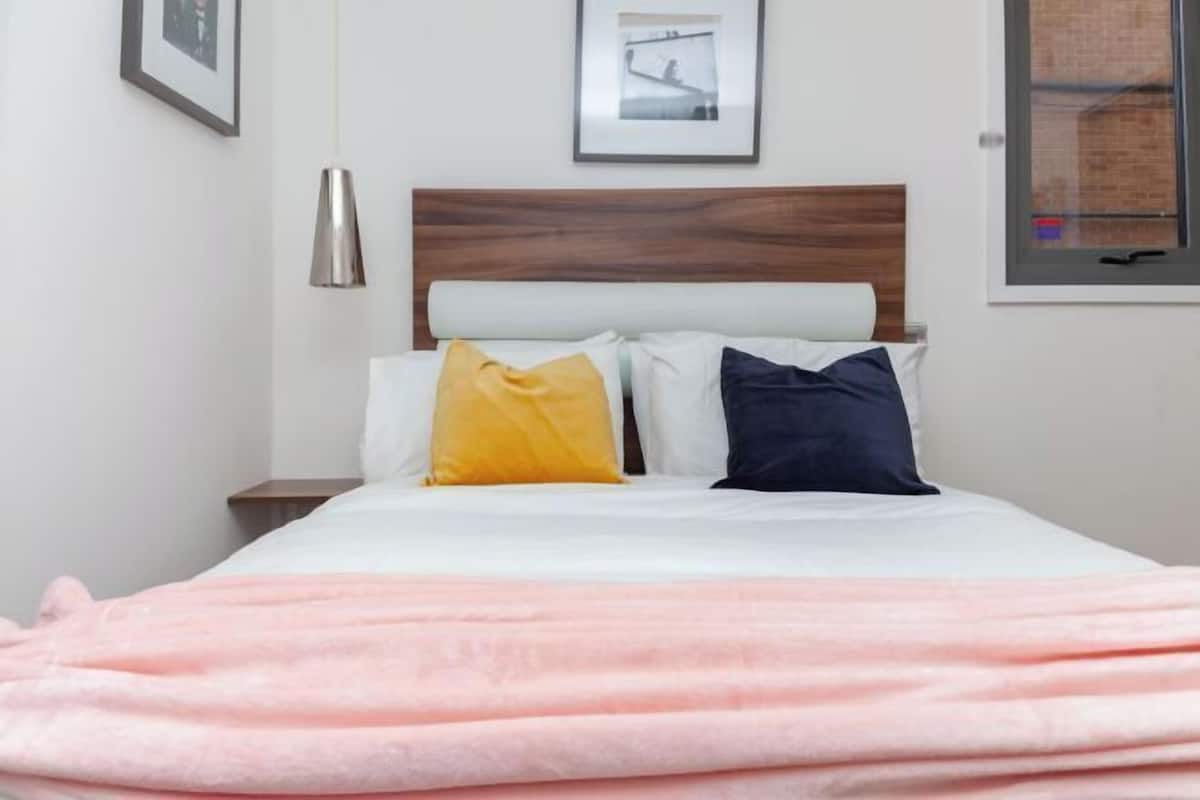 Premium bedding, soundproofing, iron/ironing board, WiFi (free)