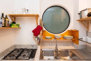 Oven, stovetop, dishwasher, coffee/tea maker