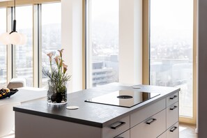 TV connectée de 43 pouces avec chaînes numériques, télévision