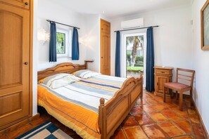 3 chambres, fer et planche à repasser, Wi-Fi gratuit, draps fournis