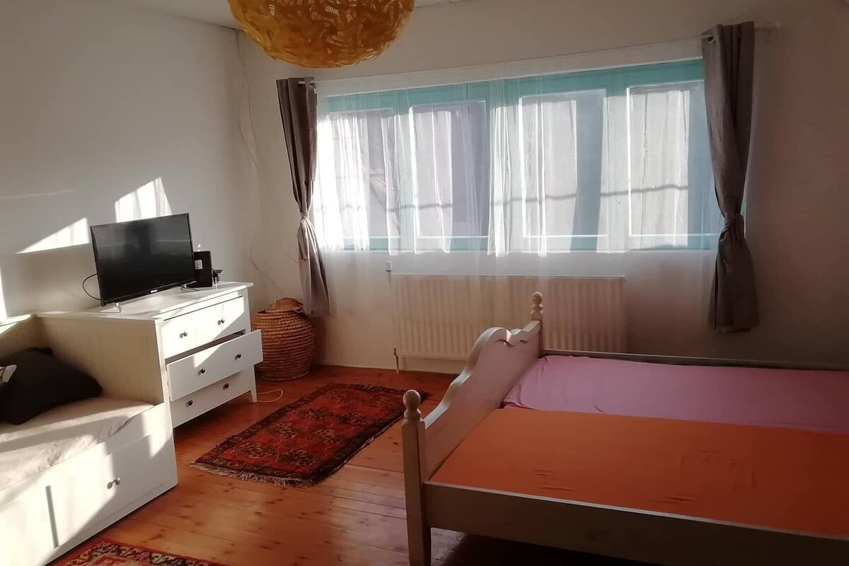 Työpöytä, ilmainen Wi-Fi