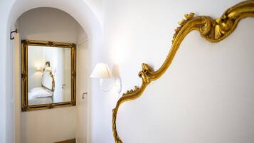 Doppelzimmer, Meerblick | Minibar, kostenloses WLAN, Bettwäsche