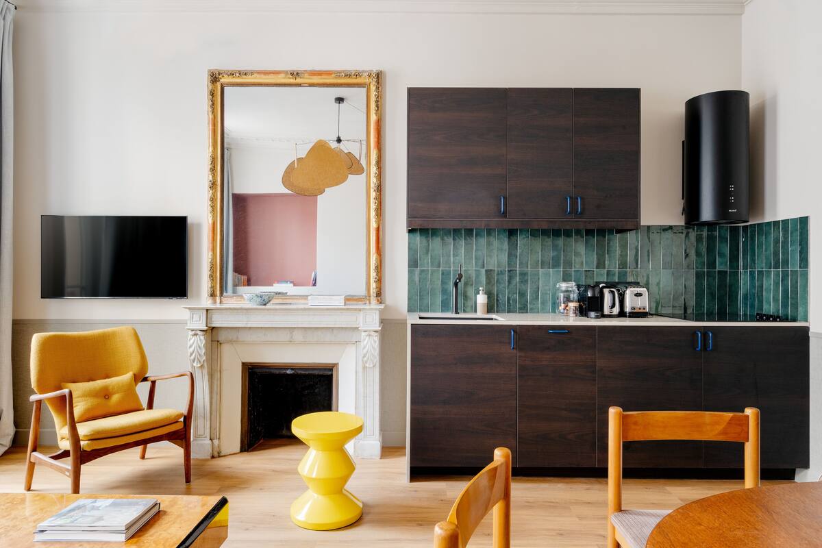 Departamento superior | Cocina privada | Cafetera de espresso, cafetera y tetera, refrigerador y microondas