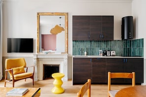 Apartment N°31 : 3-bedrooms | Private kitchen | Espresso maker, coffee/tea maker, fridge, microwave